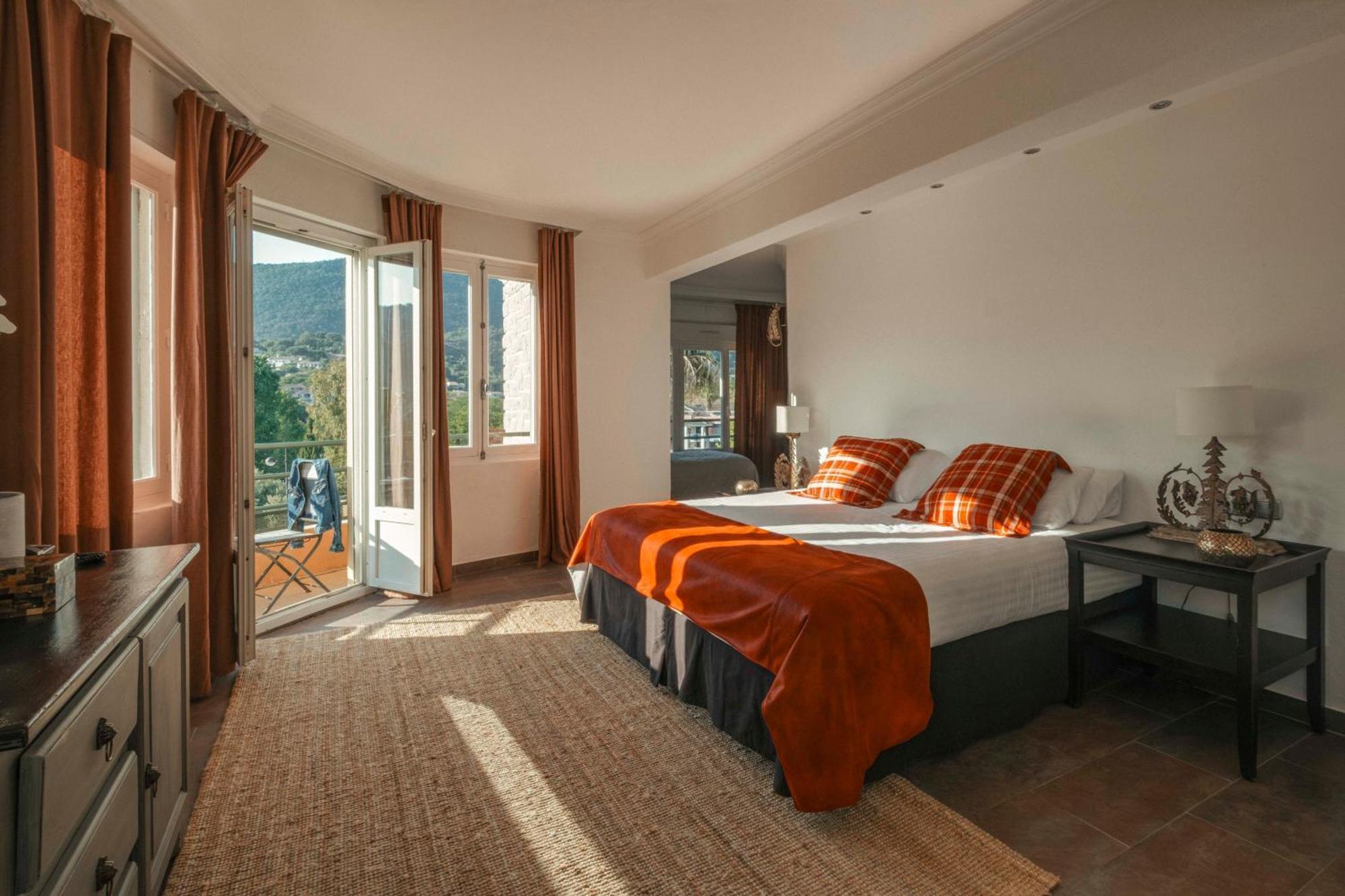 Surplage Hotel Cavaliere Le Lavandou Buitenkant foto