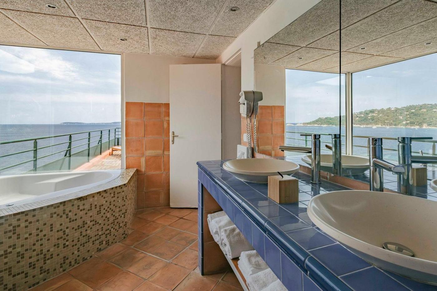Surplage Hotel Cavaliere Le Lavandou Buitenkant foto